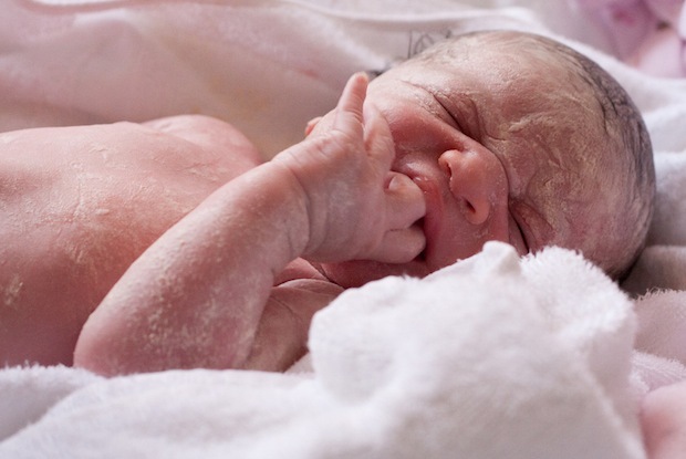 Premier bain de bébé : quand et surtout comment | Cocoon Bien Naître | Bain Bien Naître